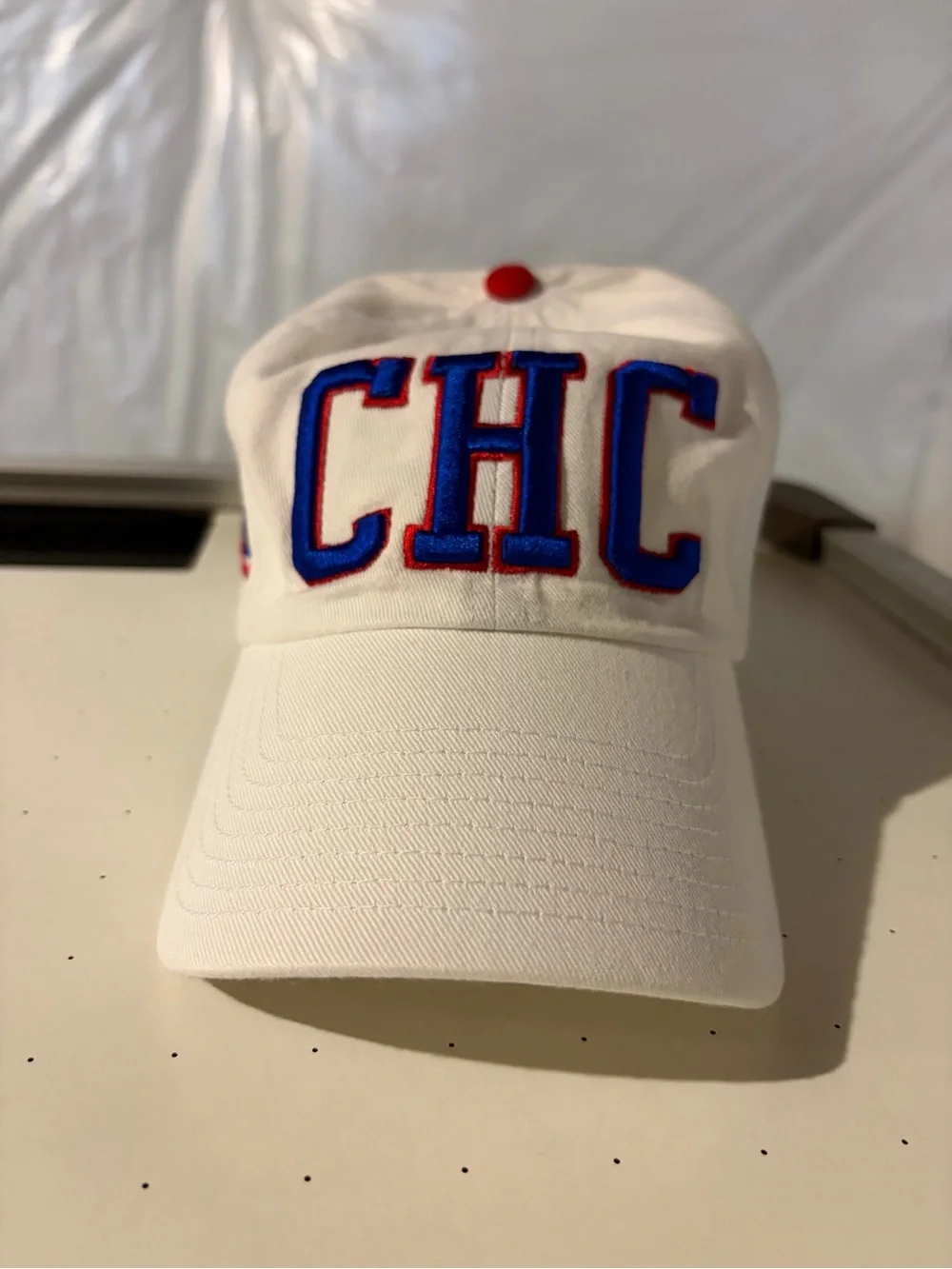 Chicago Cubs Embroidered White Baseball Cap
